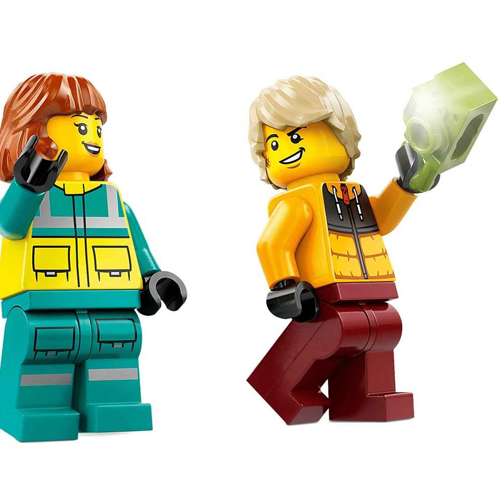 60403 Lego City Emergency Ambulance And Snowboard