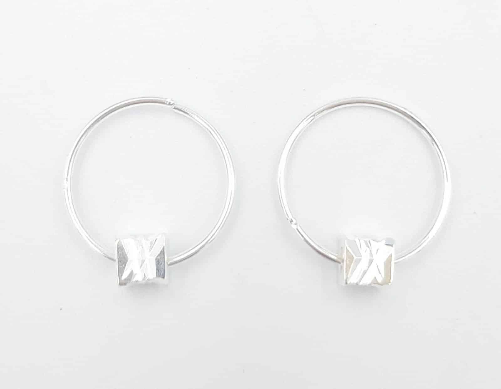 Κρικακια Ασημενια Με Κυβο Φ1.5Cm