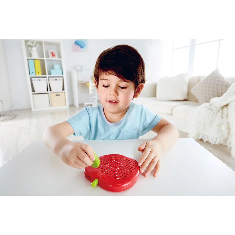 Hape Μαγνητικό Πάνελ–Μήλο Mε Μαγνητικό Στυλό & Μπίλιες 