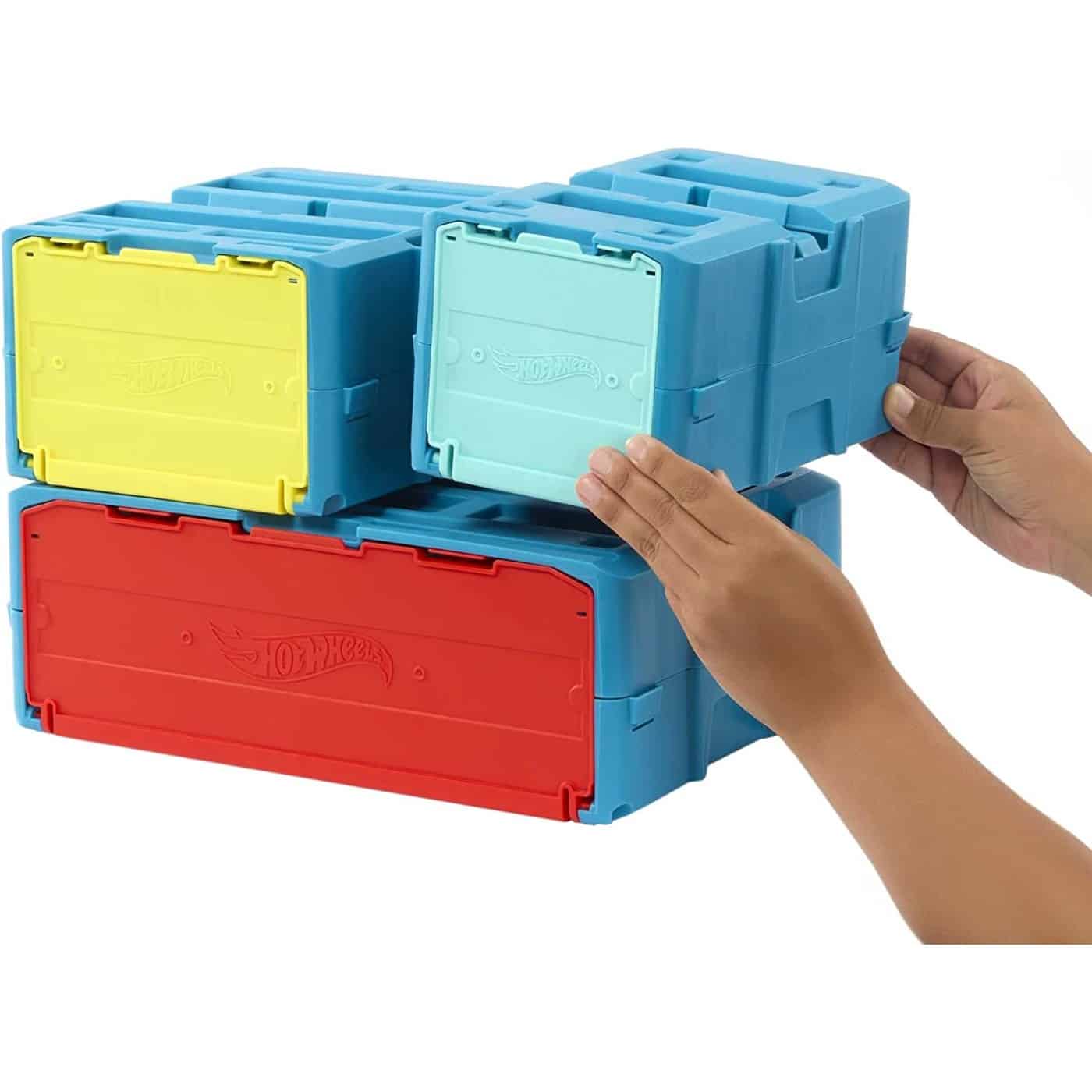 Mattel Hot Wheels Track Set, Fire-Themed Ultimate Set And 1 Car, 16 Track-Building Stunting Components