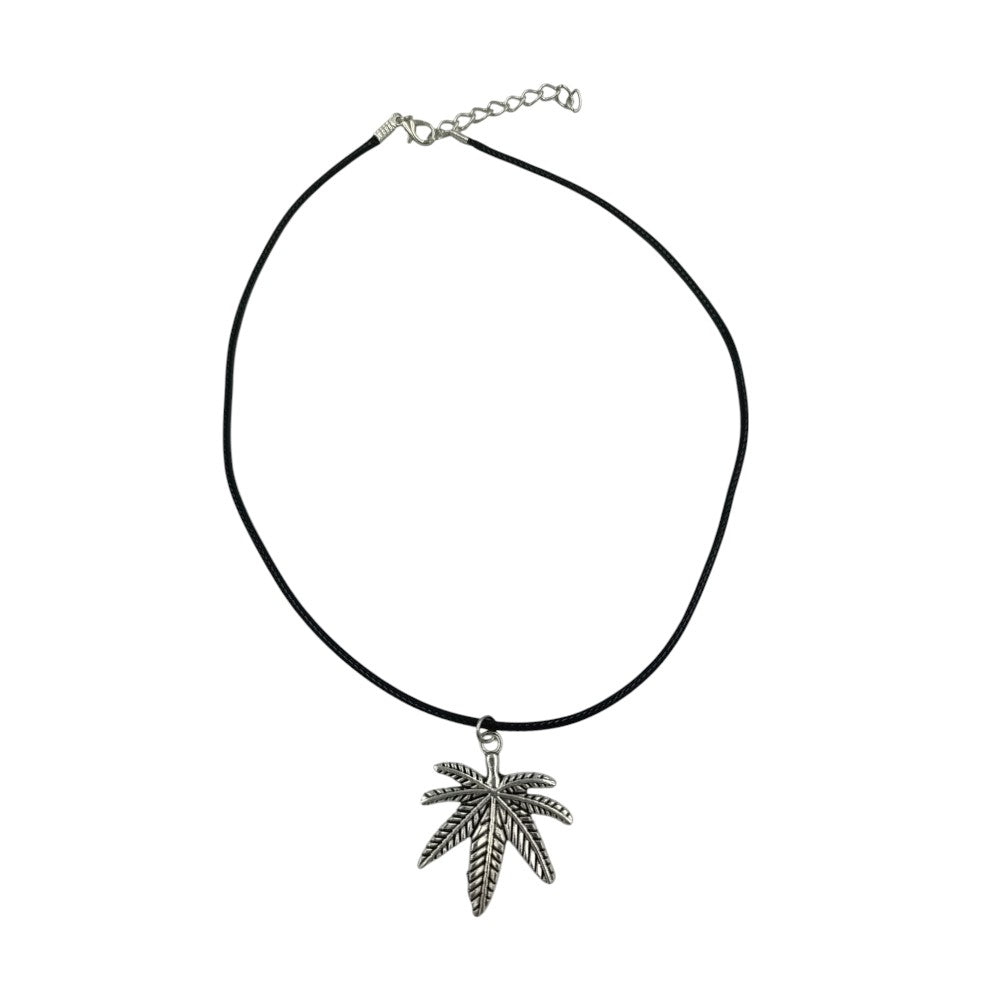 papell.grΚολιέ Με Κορδόνι Και Μεταλλικό Κρεμαστό Ασημίpapell.gr