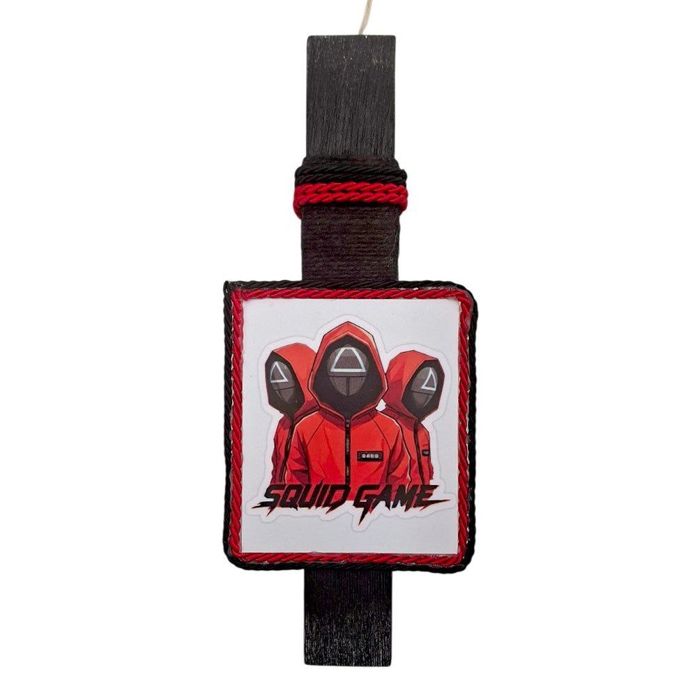 Λαμπάδα Χειροποίητη Πλακέ Αρωματική Squid Game σε Καδράκι - 25 εκ