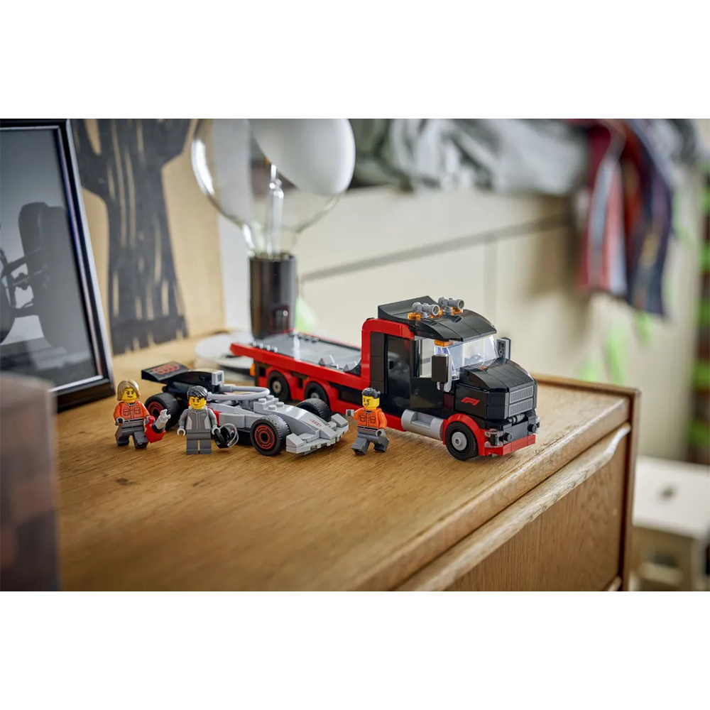 60493 Lego City F1 Display Truck With AUDI F1 Race Car
