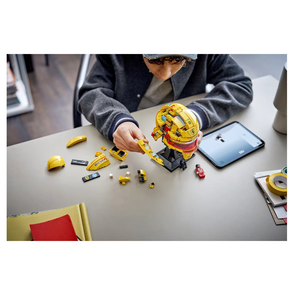 43022 Lego Editions Scuderia Ferrari HP Lewis Hamilton Helmet