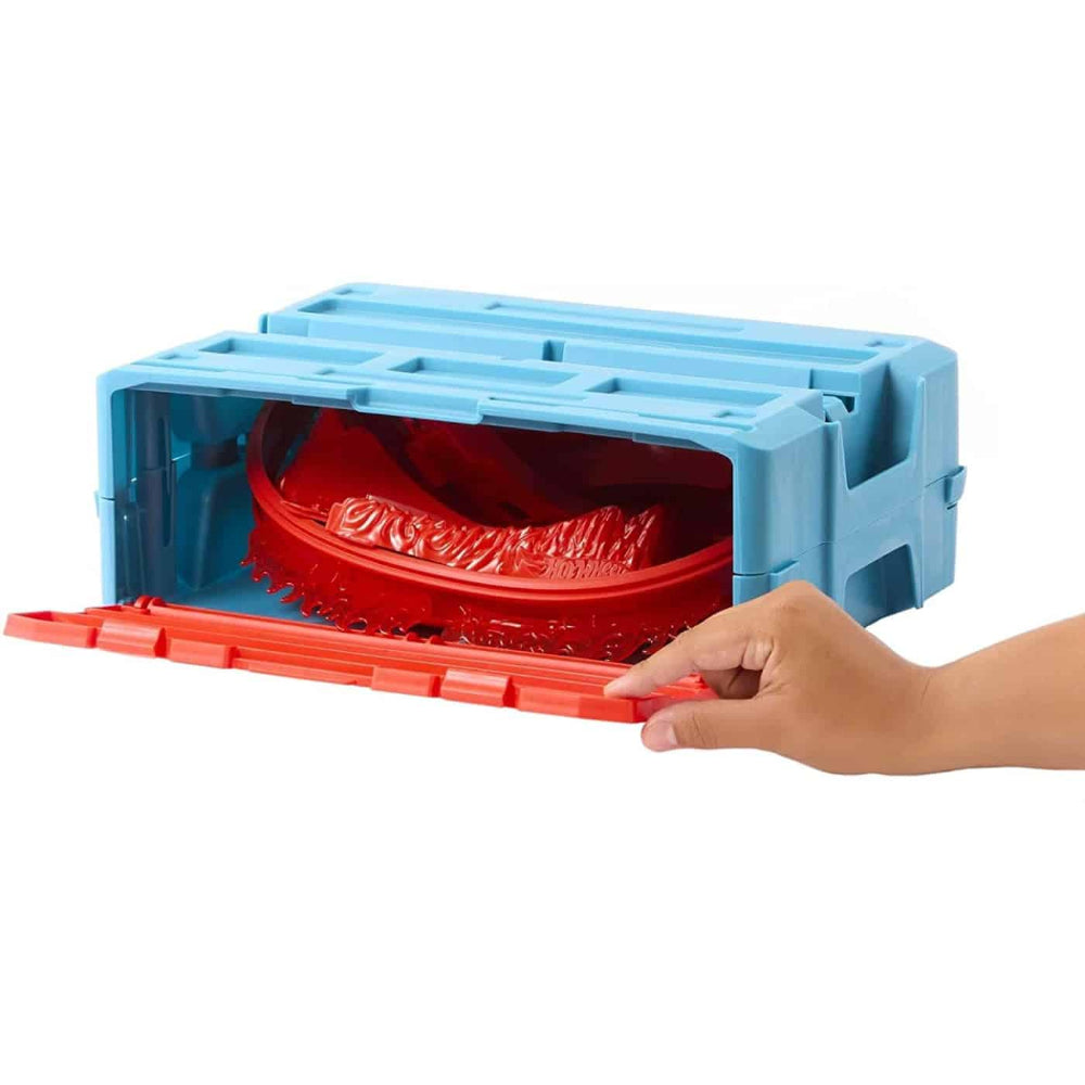 Mattel Hot Wheels Track Set, Fire-Themed Ultimate Set And 1 Car, 16 Track-Building Stunting Components